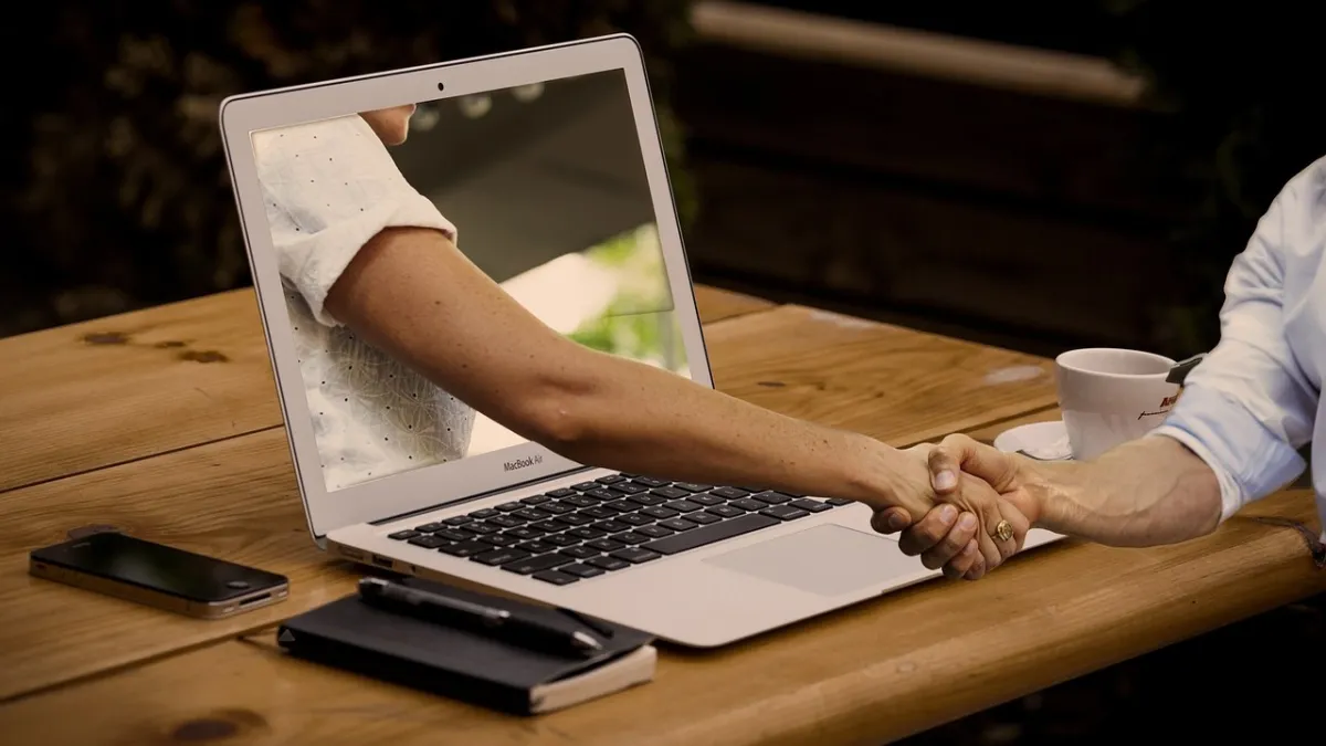 První online sezení s psychoterapeutem či psychologem: Na co se připravit a co očekávat